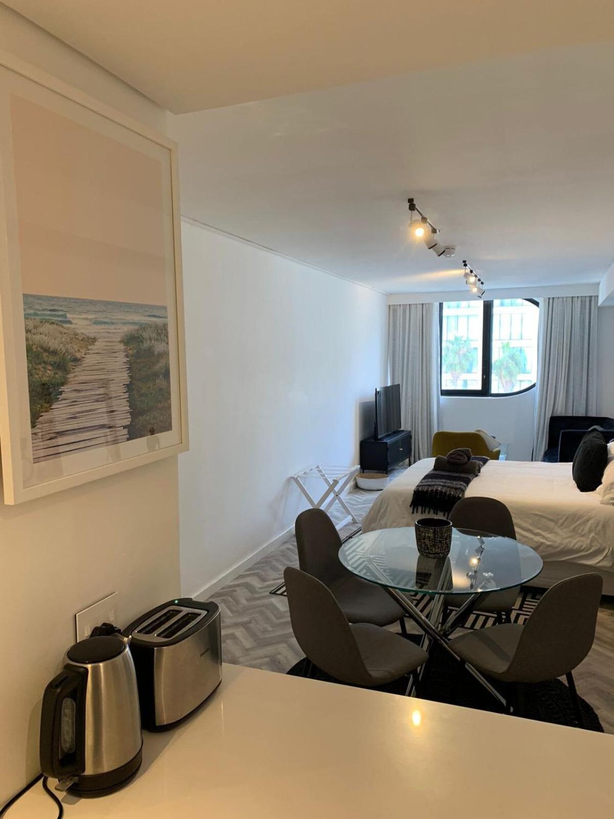 Upper City Central Large Sunny Studio Κέιπ Τάουν Εξωτερικό φωτογραφία